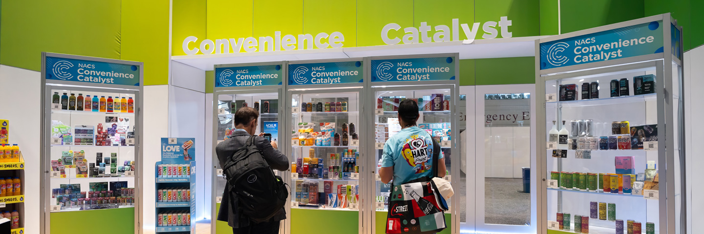 attendees-looking-at-convenience-catalyst-showcase